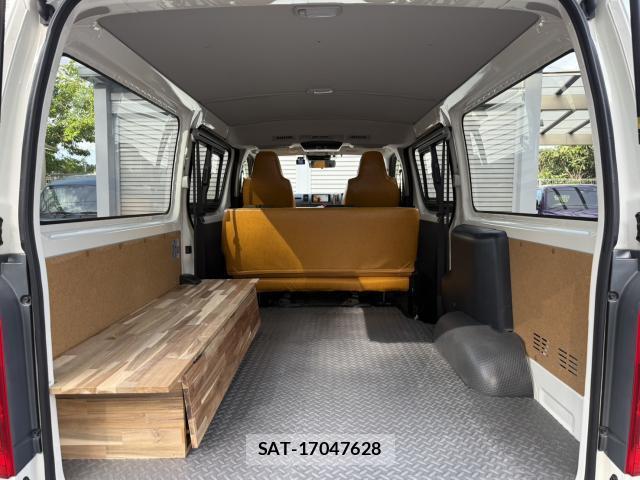 Toyota HIACE VAN 2025-12 8378671-17