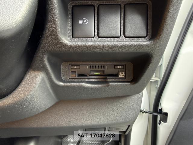Toyota HIACE VAN 2025-12 8378671-18