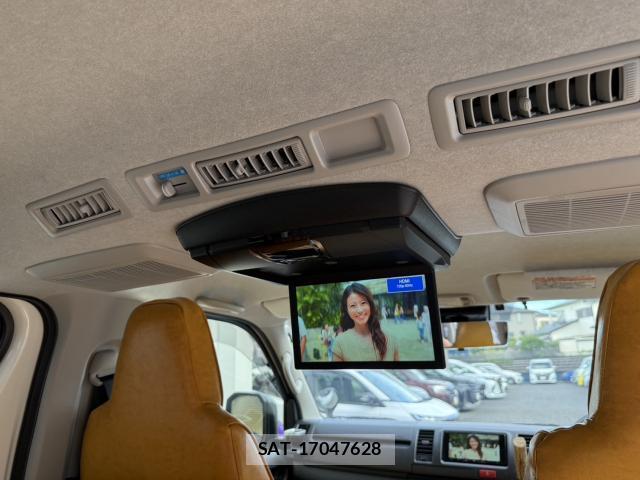Toyota HIACE VAN 2025-12 8378671-4