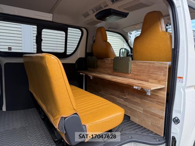 Toyota HIACE VAN 2025-12 8378671-7