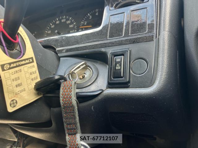 Toyota HIACE VAN 2003-02 8378720-16