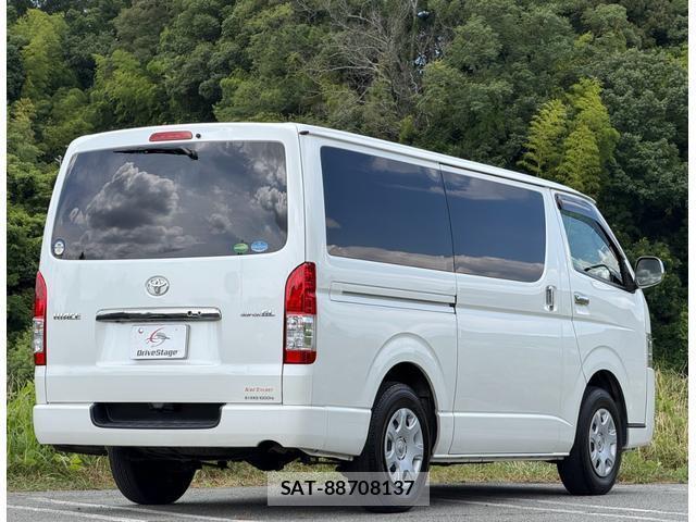 Toyota HIACE VAN 2019-03 8379952-10