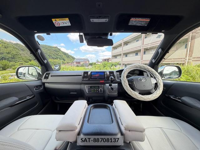 Toyota HIACE VAN 2019-03 8379952-2