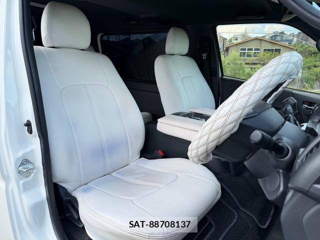 Toyota HIACE VAN 2019-03 8379952-3