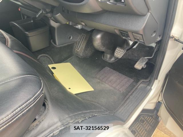 Toyota HIACE VAN 2015-02 8380009-7