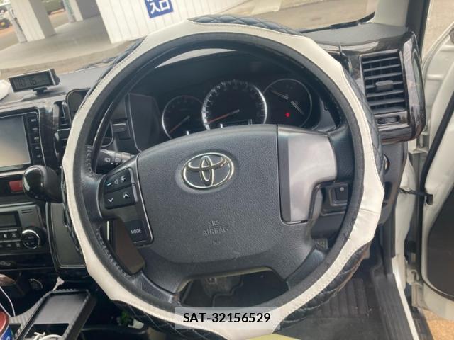 Toyota HIACE VAN 2015-02 8380009-9
