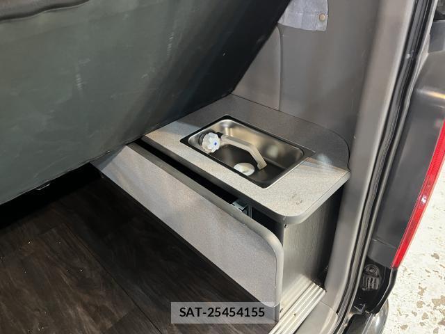 Toyota HIACE VAN 2007-12 8380172-19