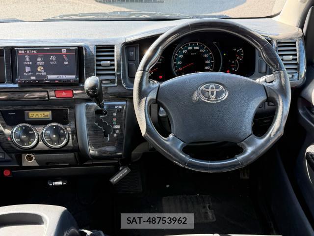 Toyota HIACE WAGON 2011 8378662-16