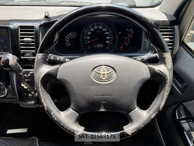 Toyota HIACE WAGON 2013-04 8379901-11