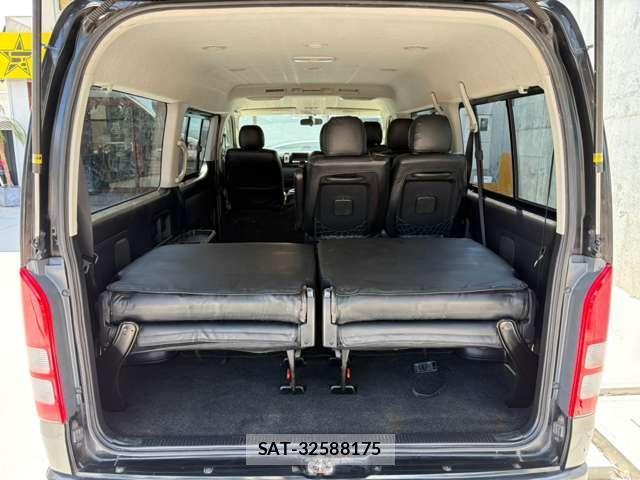 Toyota HIACE WAGON 2013-04 8379901-12
