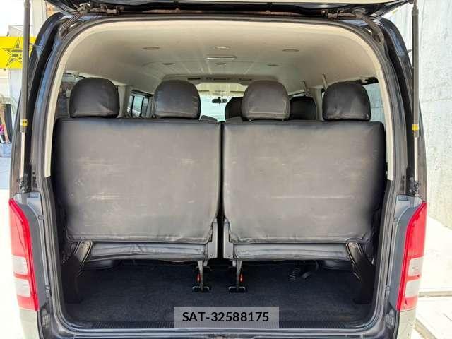 Toyota HIACE WAGON 2013-04 8379901-13