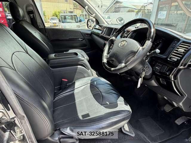 Toyota HIACE WAGON 2013-04 8379901-5