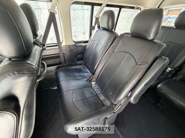 Toyota HIACE WAGON 2013-04 8379901-9