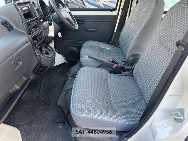 Daihatsu HIJET CARGO 2014-12 8379903-6