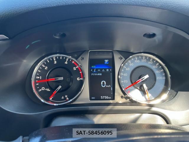 Toyota HILUX 2023-06 8379834-17