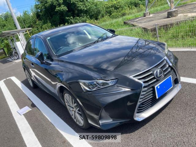 Lexus IS 2017-01 8378947-0
