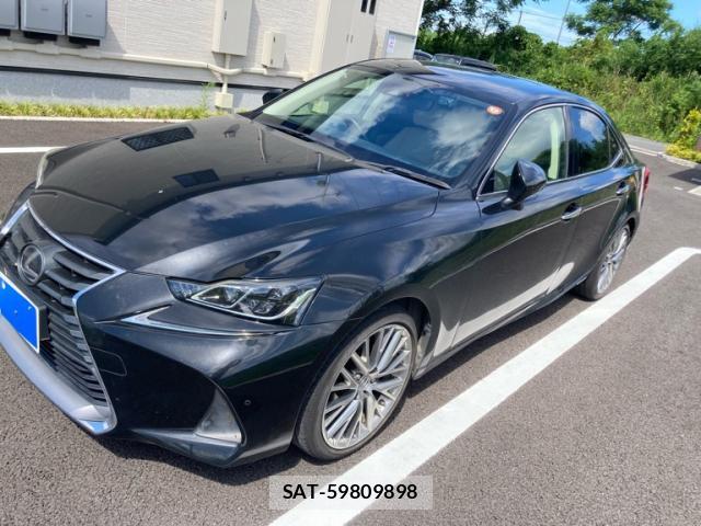 Lexus IS 2017-01 8378947-1