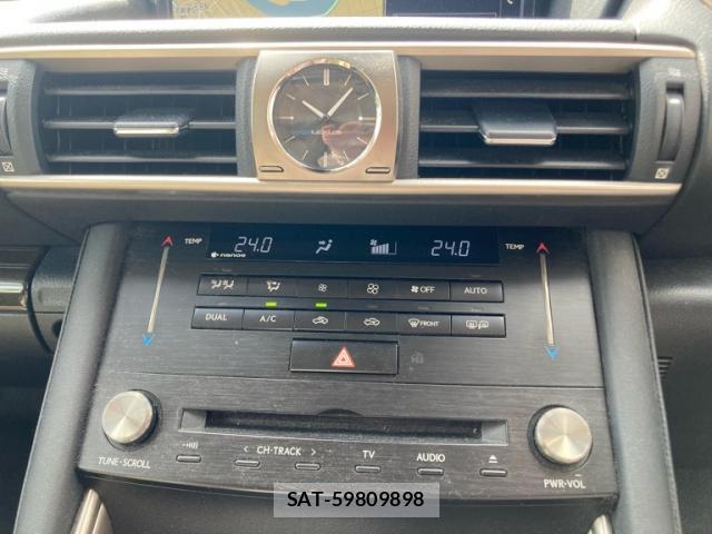 Lexus IS 2017-01 8378947-16