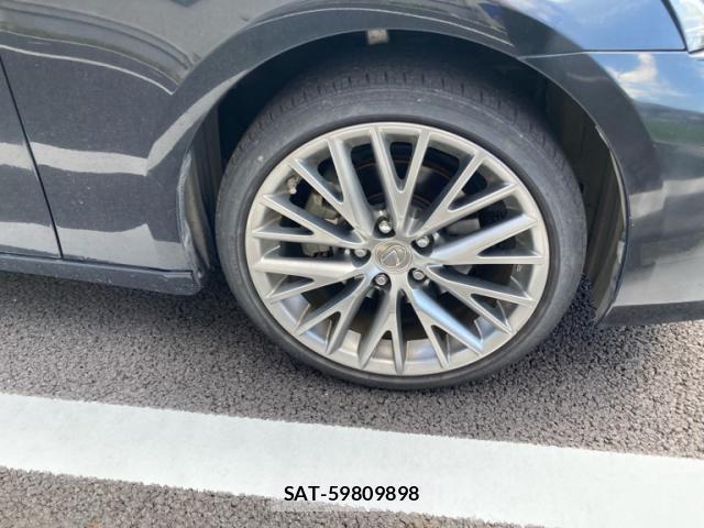 Lexus IS 2017-01 8378947-6
