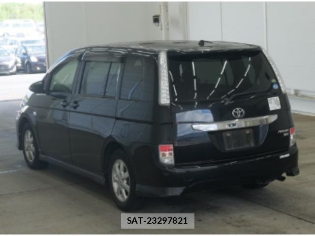 Toyota ISIS 2015-05 8378761-1