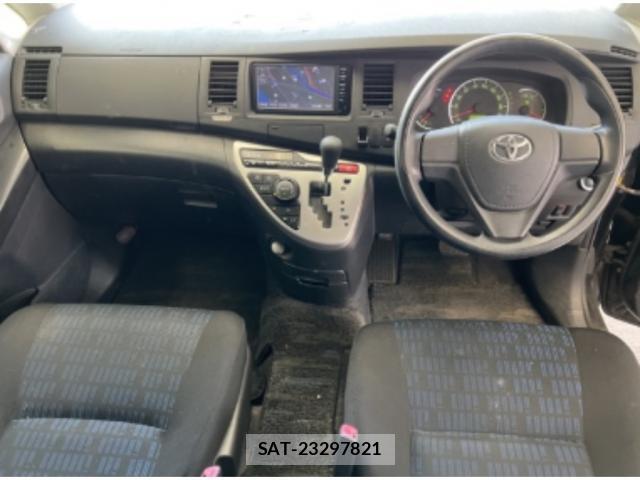 Toyota ISIS 2015-05 8378761-2