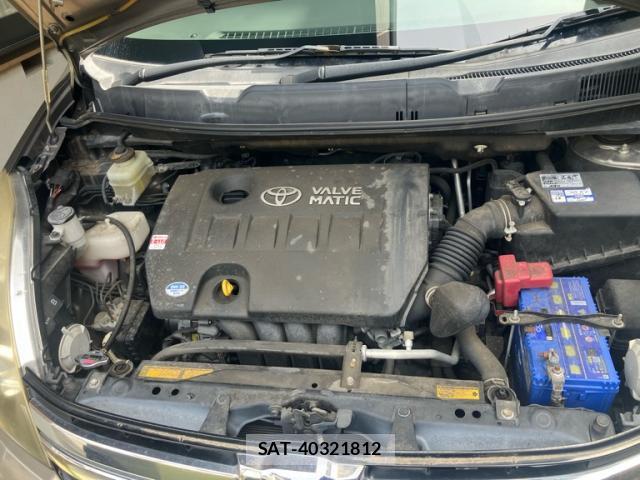 Toyota ISIS 2012-07 8379048-9