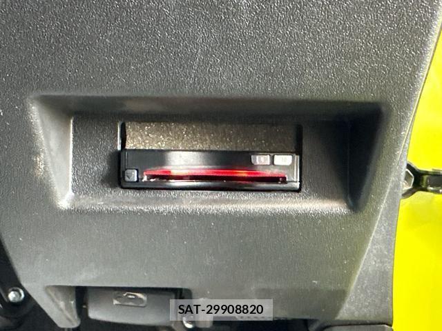 Suzuki JIMNY 2019-04 8378622-6