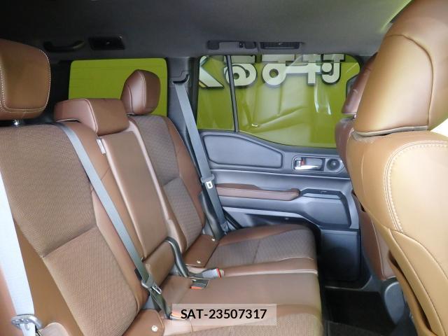 Toyota Land Cruiser 250 2025-05 8379771-10