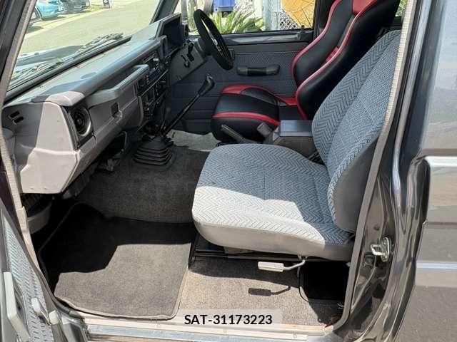 Toyota Land Cruiser 70 1996-04 8380183-6