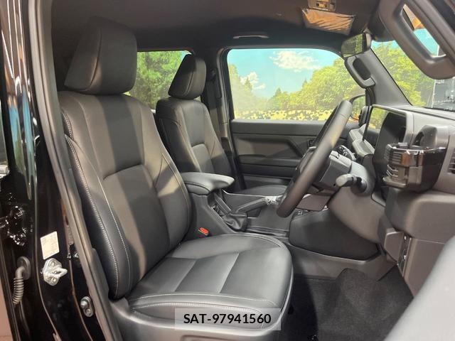 Toyota Land Cruiser FJ 2026-06 8379965-7