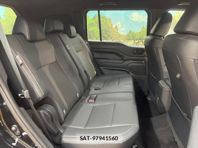 Toyota Land Cruiser FJ 2026-06 8379965-8