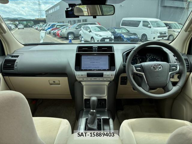Toyota LAND CRUISER PRADO 2023-10 8379287-11