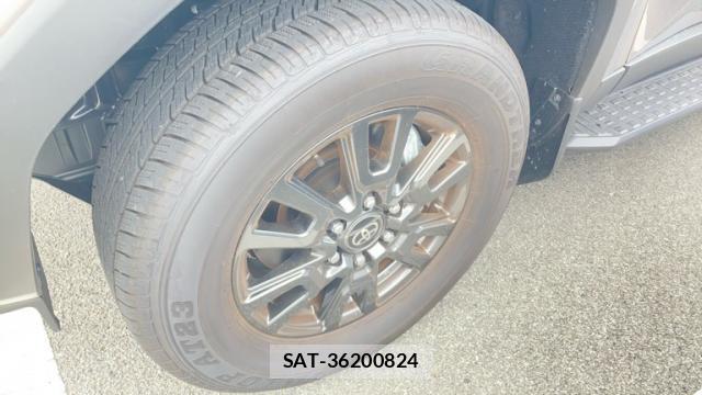 Toyota LAND CRUISER 2024-10 8379076-5