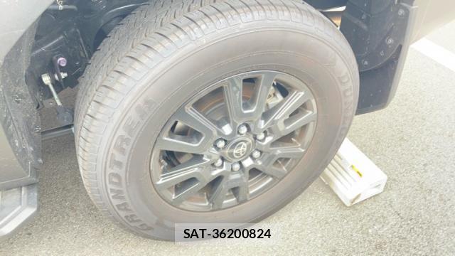 Toyota LAND CRUISER 2024-10 8379076-6