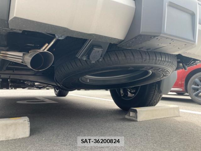 Toyota LAND CRUISER 2024-10 8379076-9