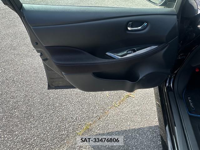 Nissan LEAF 2022-01 8379332-14