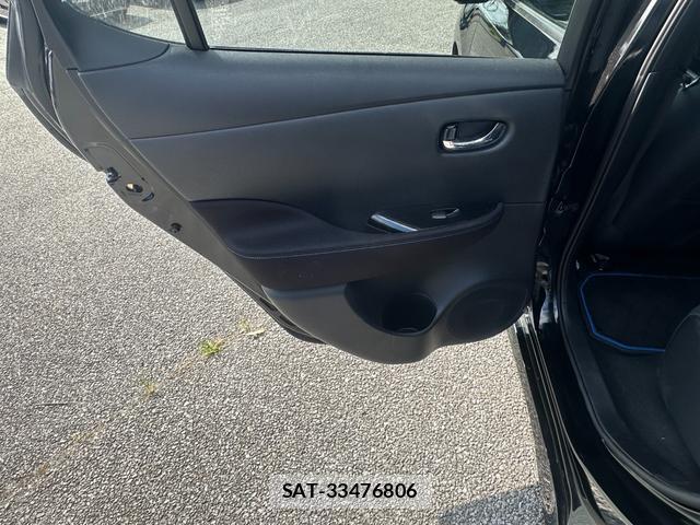 Nissan LEAF 2022-01 8379332-17