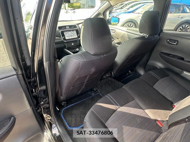 Nissan LEAF 2022-01 8379332-18