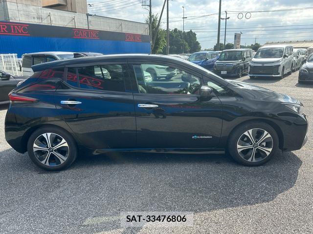 Nissan LEAF 2022-01 8379332-9