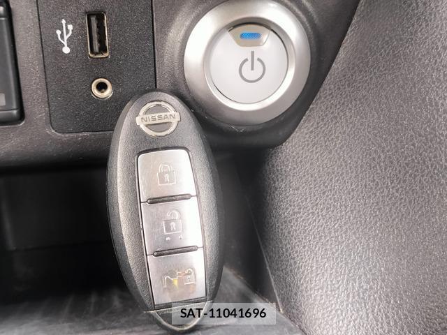 Nissan LEAF 2019-01 8379479-7