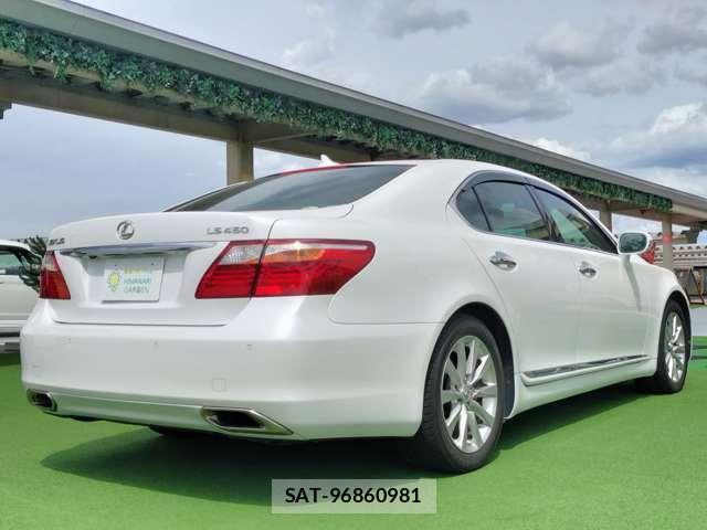 Lexus LS 2011-08 8379480-1