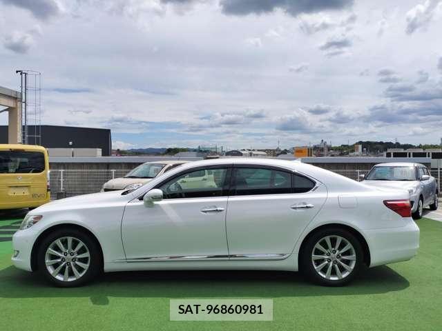 Lexus LS 2011-08 8379480-17