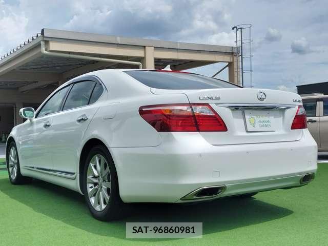 Lexus LS 2011-08 8379480-3