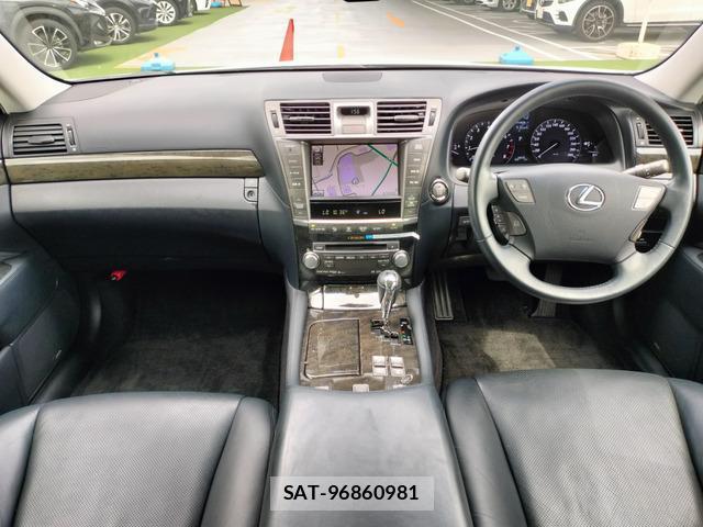 Lexus LS 2011-08 8379480-4