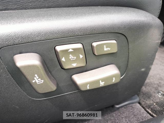 Lexus LS 2011-08 8379480-5