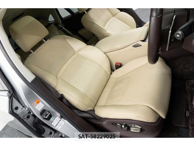 Lexus LS 2018-09 8379596-11