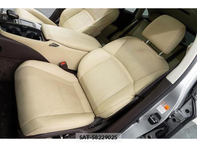 Lexus LS 2018-09 8379596-12