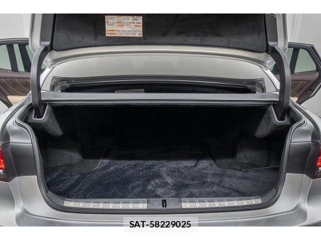 Lexus LS 2018-09 8379596-15