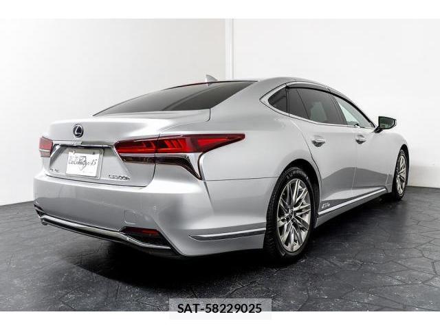 Lexus LS 2018-09 8379596-8