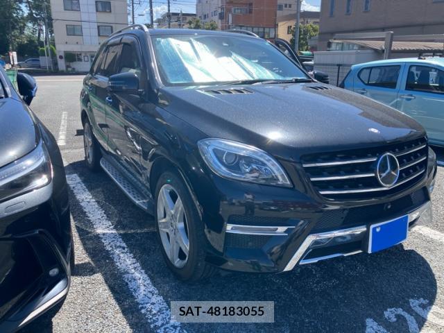 Mercedes Benz M-CLASS 2015-08 8379071-1
